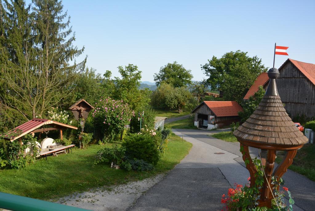 Gaestehaus Schmid Sankt Johann im Saggautal Exteriör bild