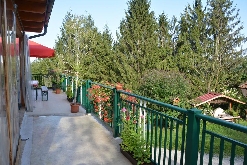 Gaestehaus Schmid Sankt Johann im Saggautal Exteriör bild